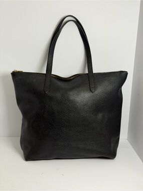 Cuyana Classic Easy Black Tote Crafted from Pebbled Leather